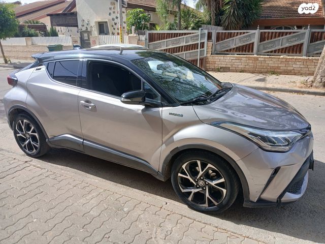 מודעת רכב טויוטה C-HR