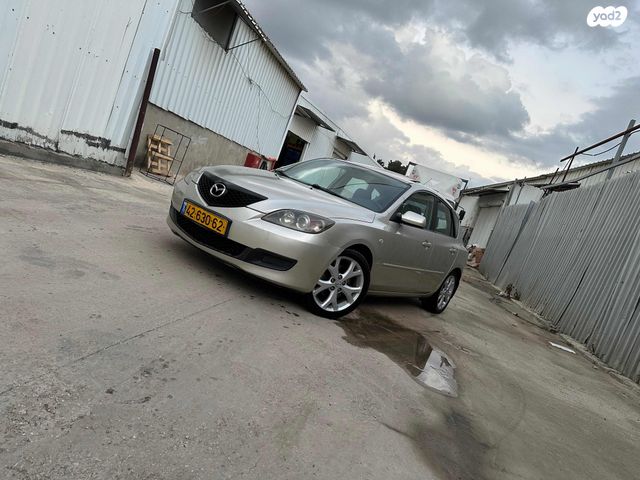 מודעת רכב מאזדה 3