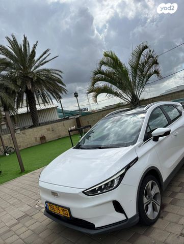 מודעת רכב ג׳ילי Geometry C