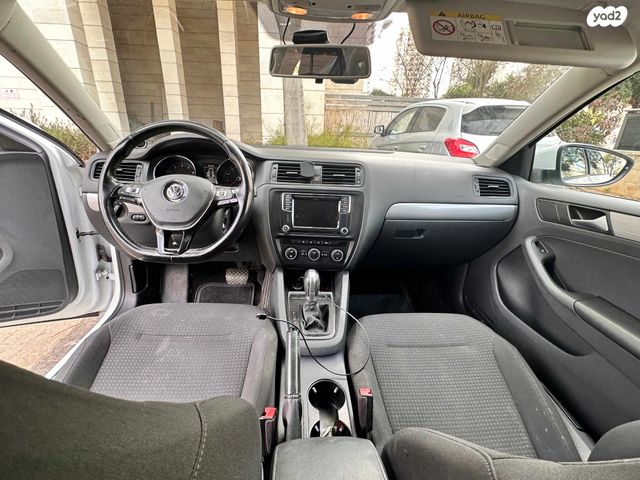 מודעת רכב פולקסווגן ג'טה 