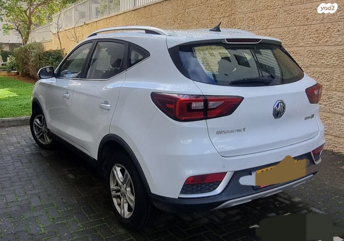 מודעת רכב אם ג'י ZS