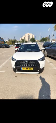 מודעת רכב טויוטה קורולה קרוס