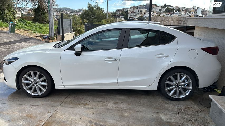 מודעת רכב מאזדה 3