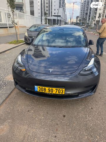 מודעת רכב טסלה מודל 3