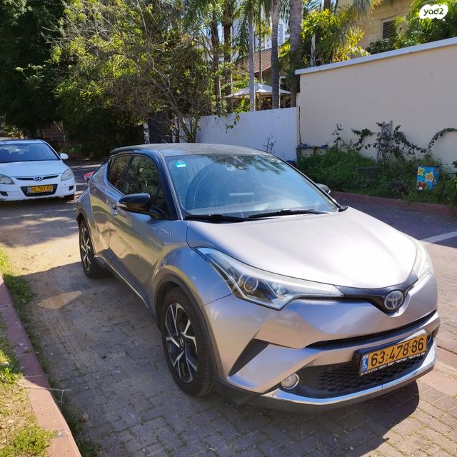 מודעת רכב טויוטה C-HR