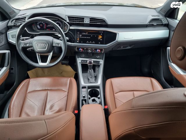 מודעת רכב אאודי Q3 2
