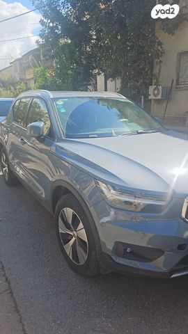 מודעת רכב וולוו XC40
