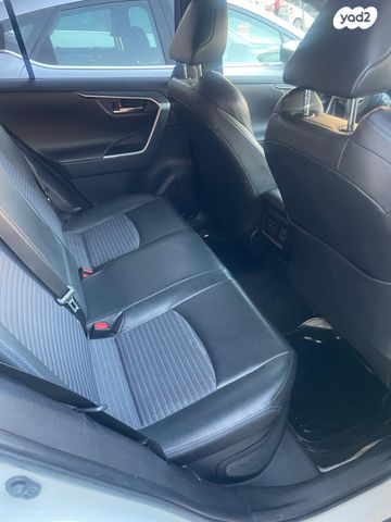 מודעת רכב טויוטה RAV4