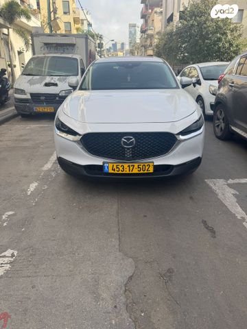 מודעת רכב מאזדה CX-30