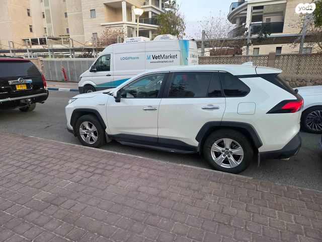 מודעת רכב טויוטה RAV4