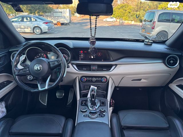 מודעת רכב אלפא רומיאו סטלביו