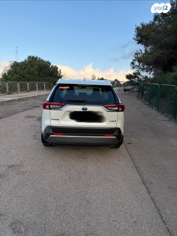 מודעת רכב טויוטה RAV4