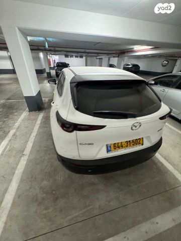 מודעת רכב מאזדה CX-30