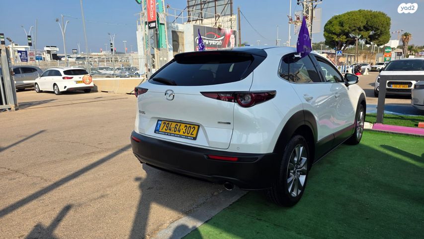 מודעת רכב מאזדה CX-30 2