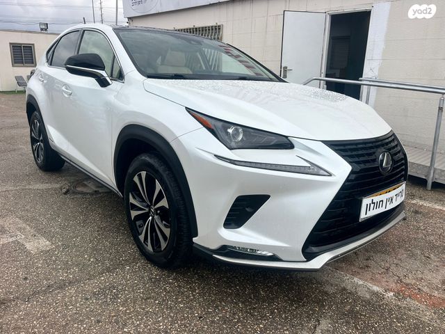 מודעת רכב לקסוס NX 1