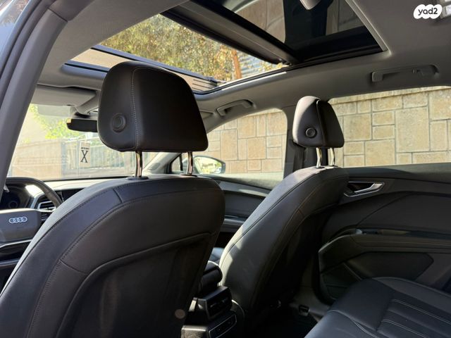 מודעת רכב אאודי Q4 e-tron