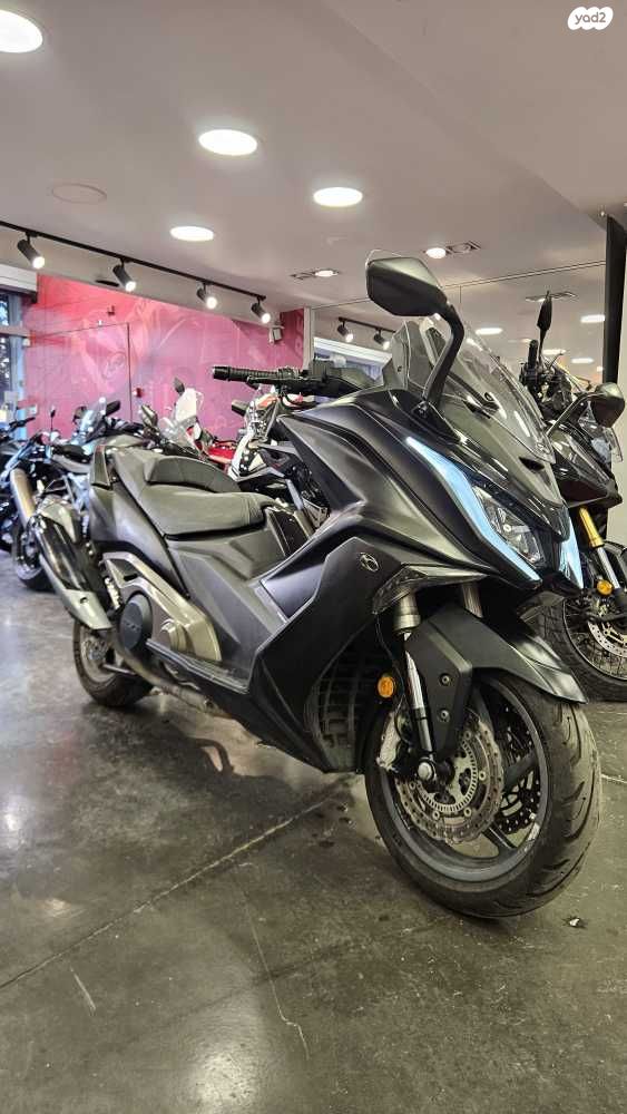 מודעת רכב קימקו AK 550