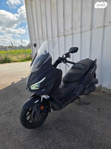 מודעת רכב סאן יאנג ג'וי-מקס Z-250