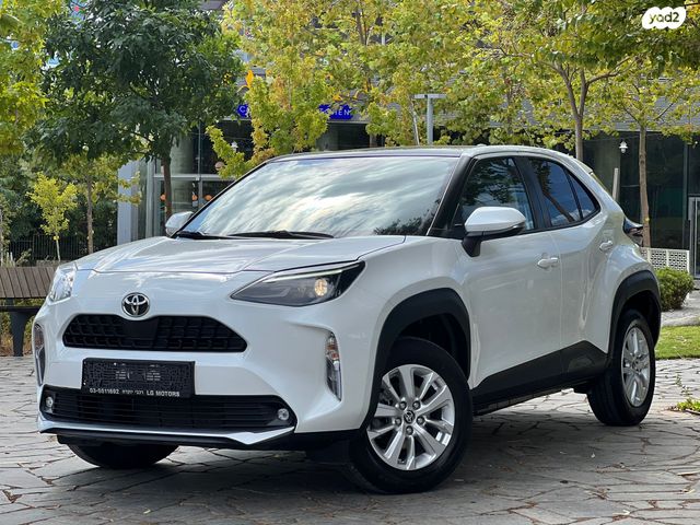 מודעת רכב טויוטה יאריס קרוס