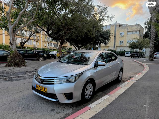 מודעת רכב טויוטה קורולה