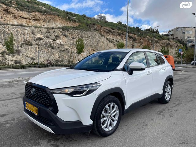 מודעת רכב טויוטה קורולה קרוס