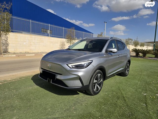 מודעת רכב אם ג'י ZS