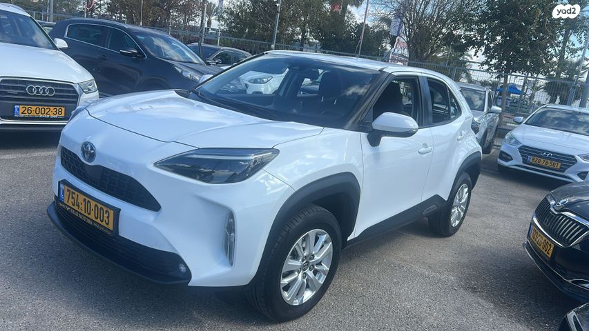 מודעת רכב טויוטה יאריס קרוס 1