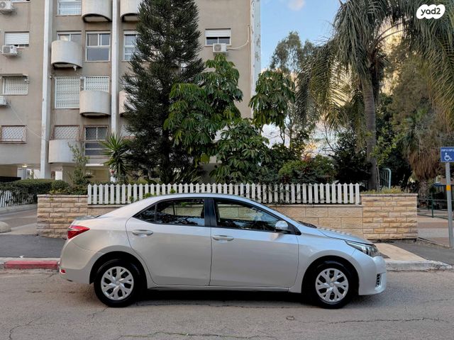 מודעת רכב טויוטה קורולה 1