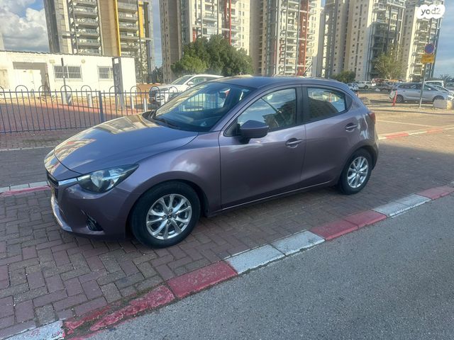 מודעת רכב מאזדה 2