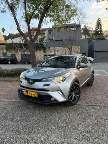 מודעת רכב טויוטה C-HR