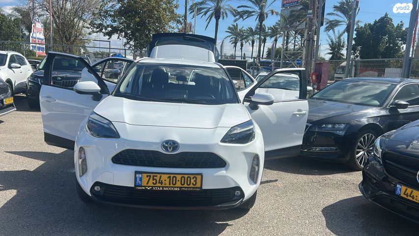 מודעת רכב טויוטה יאריס קרוס