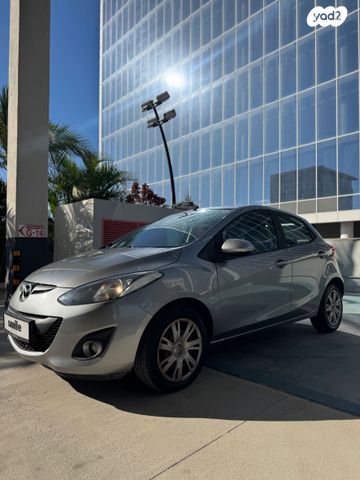 מודעת רכב מאזדה 2