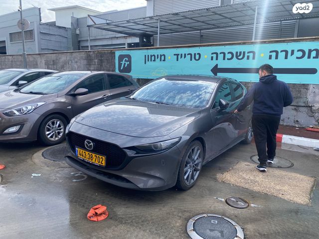 מודעת רכב מאזדה 3