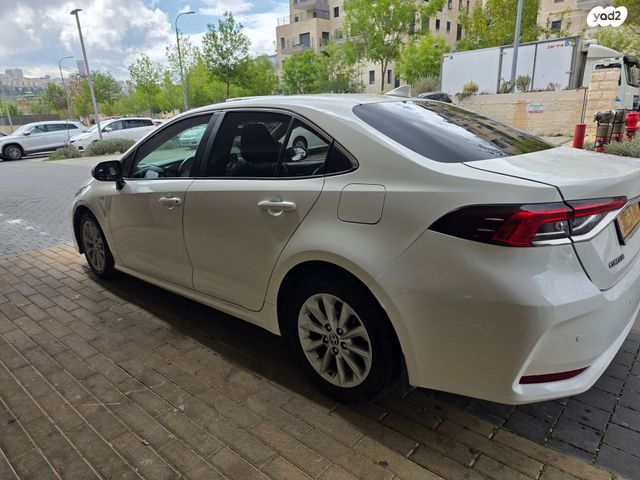 מודעת רכב טויוטה קורולה