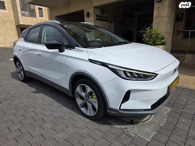 מודעת רכב ג׳ילי Geometry C