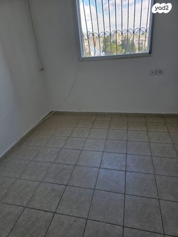 שמחה הולצברג 16