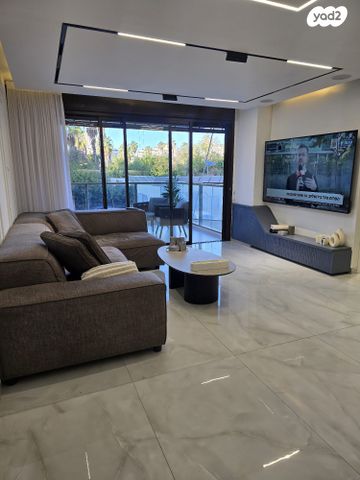 יהודה בורלא 1