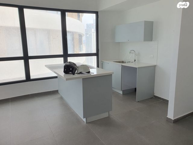 דרך מנחם בגין 158