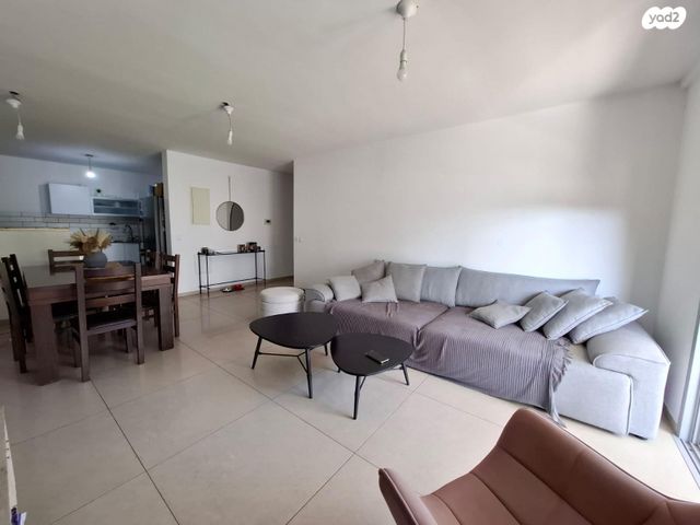 גרטרוד עליון 8