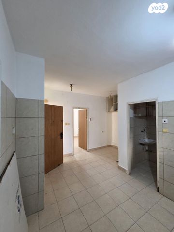 קדושי מצרים 32