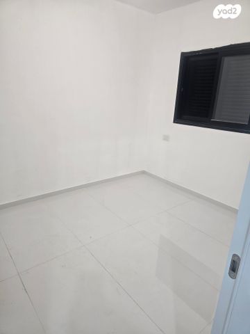 שדה עוזיהו 1