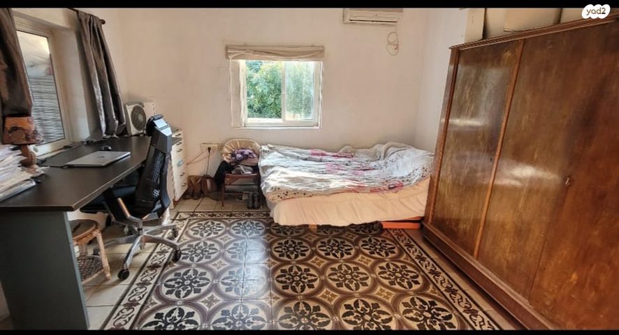 בצלאל יפה 11