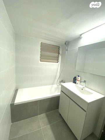 שדרות הצבי 4