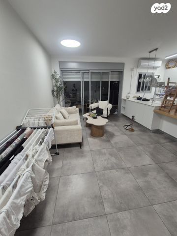 דירה, אביב, ראש העין