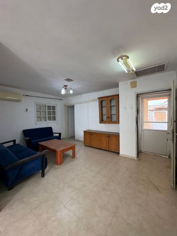 קיבוץ גלויות 7