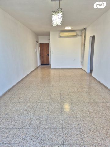 ד"ר אברהם אליהו הרכבי 