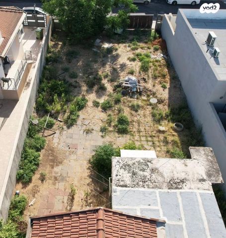 מגרשים, המייסדים, קרית מלאכי