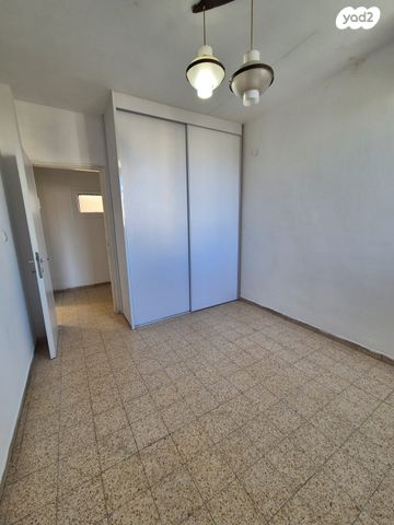 ד"ר אברהם אליהו הרכבי 