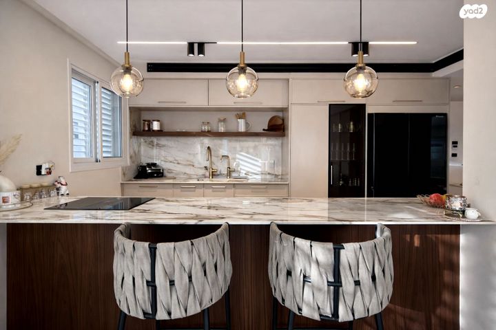 ז'בוטינסקי 13