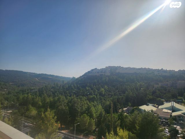 אדמונד סחייק 15